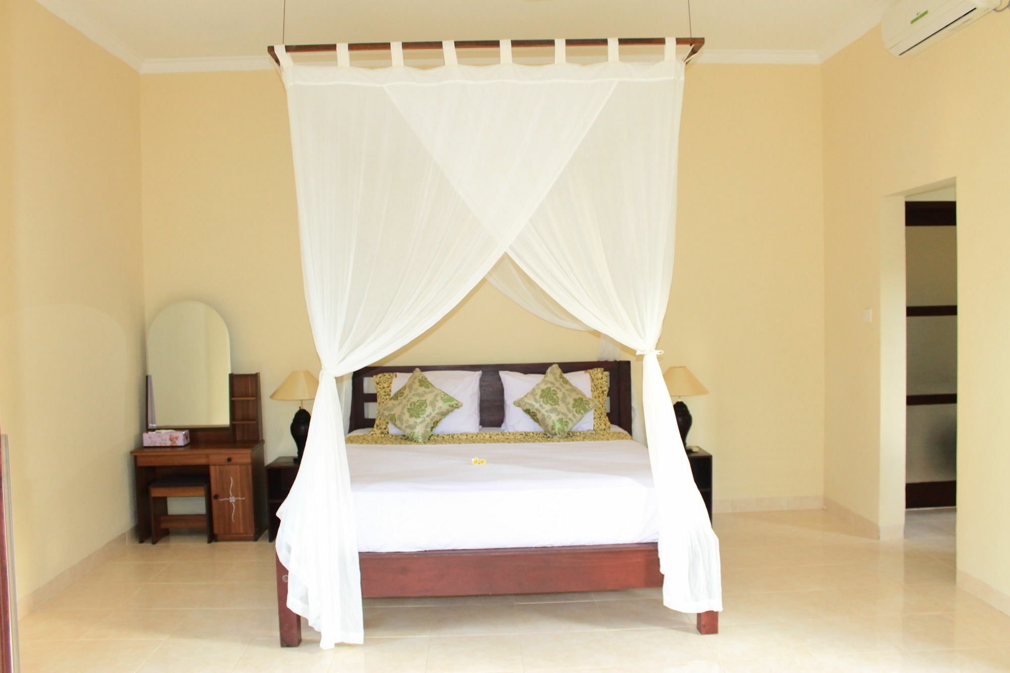 Bintang Beach Villa Амед Екстер'єр фото